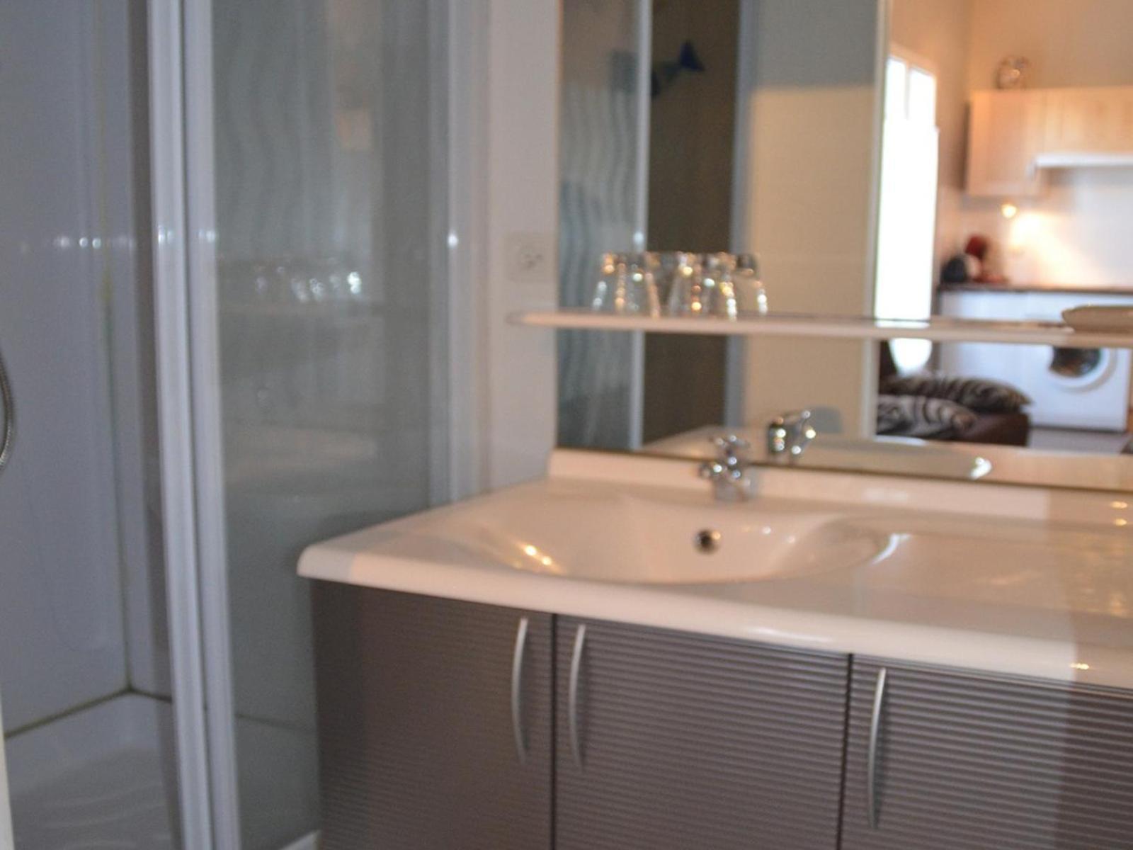 Les Flots Bleus Apartment *